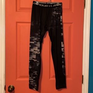 Under Armour Gray and Black Compression Leggings (Youth XL)